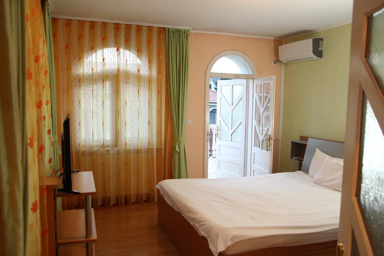 Casa Monica Hotel Băile Felix Екстериор снимка